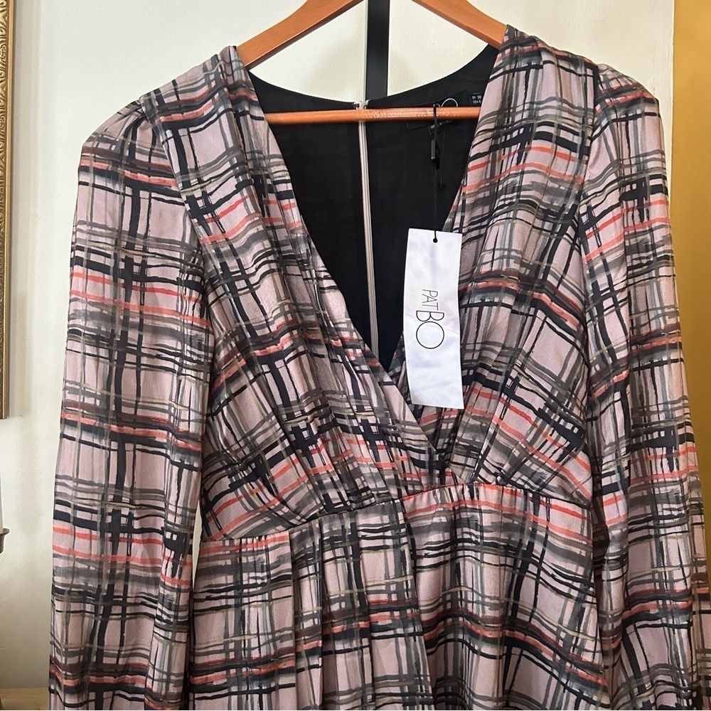 Patbo Plaid High‎ Low Mini Dress Long Sleeve V-Neck Gray Pink Print NWT Size 6 - Picture 4 of 8